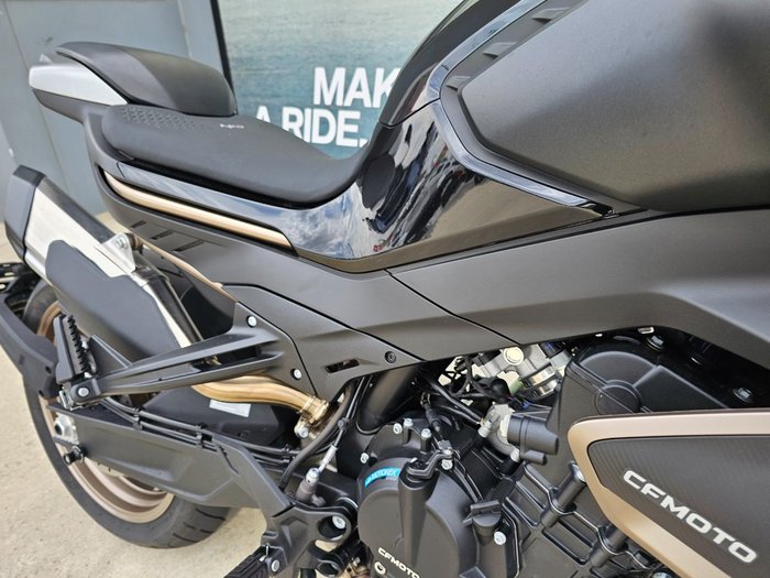 2023 CFMOTO NK ADVANCE Black