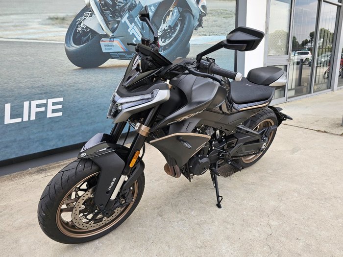 2023 CFMOTO NK ADVANCE Black