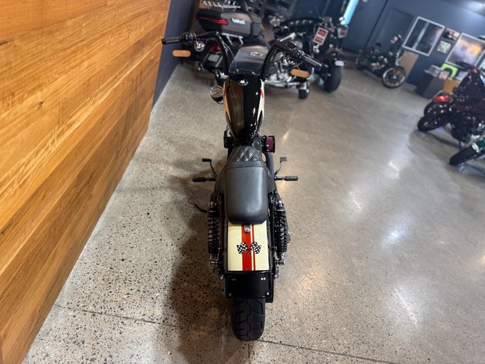 2012 Harley-davidson XL1200C 1200 CUSTOM Black