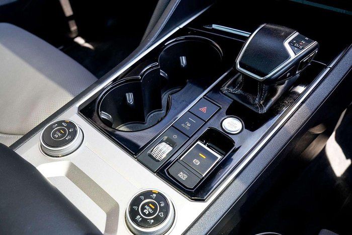 2020 Volkswagen Touareg 210TDI R-Line