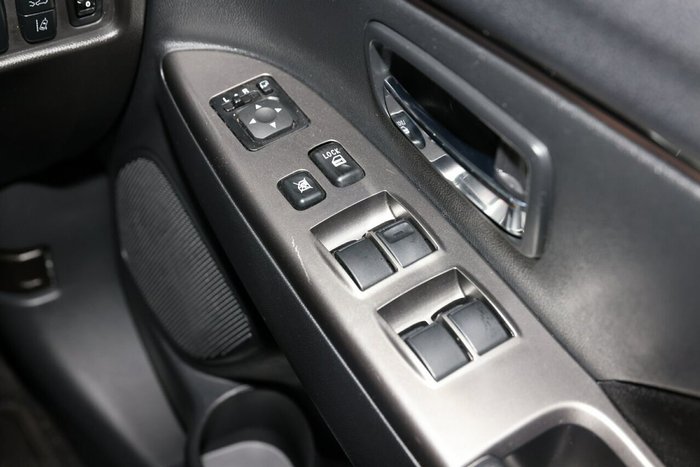 2025 Mitsubishi ASX LS