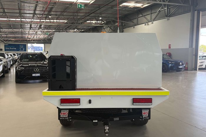 2025 Toyota Hilux SR