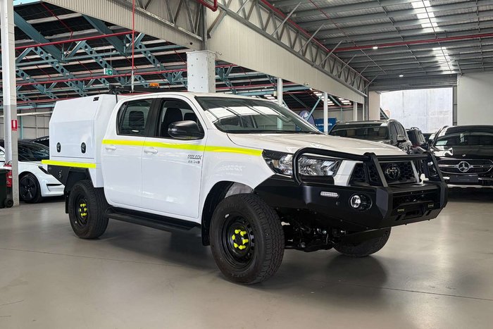 2025 Toyota Hilux SR