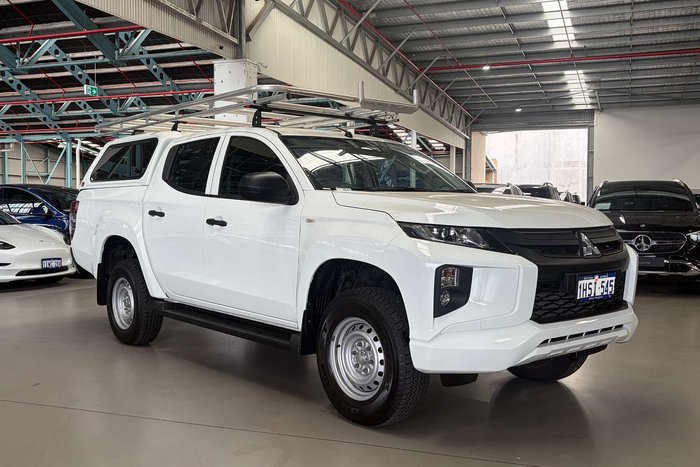 2023 Mitsubishi Triton GLX