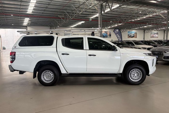 2023 Mitsubishi Triton GLX
