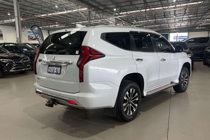 2021 Mitsubishi Pajero Sport GLS