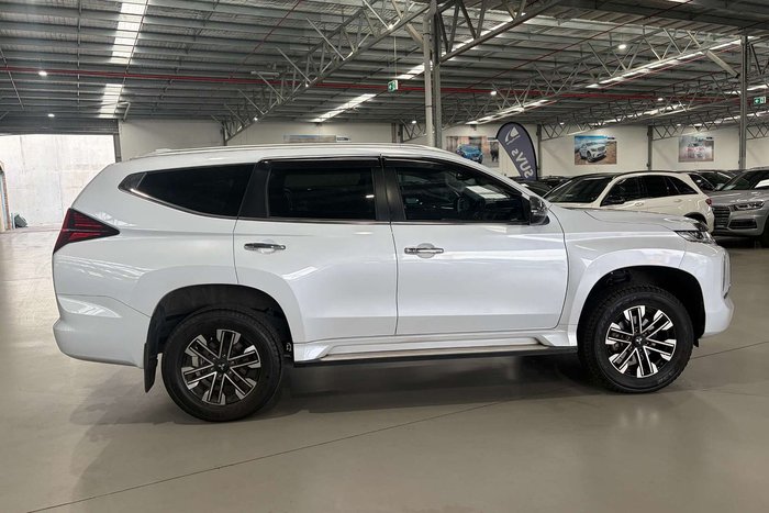 2021 Mitsubishi Pajero Sport GLS