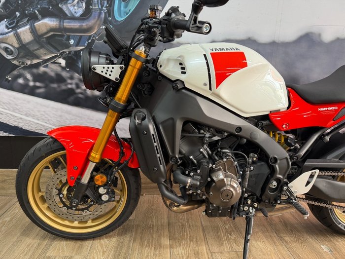 2025 Yamaha XSR900 (MTM890A) WHITE
