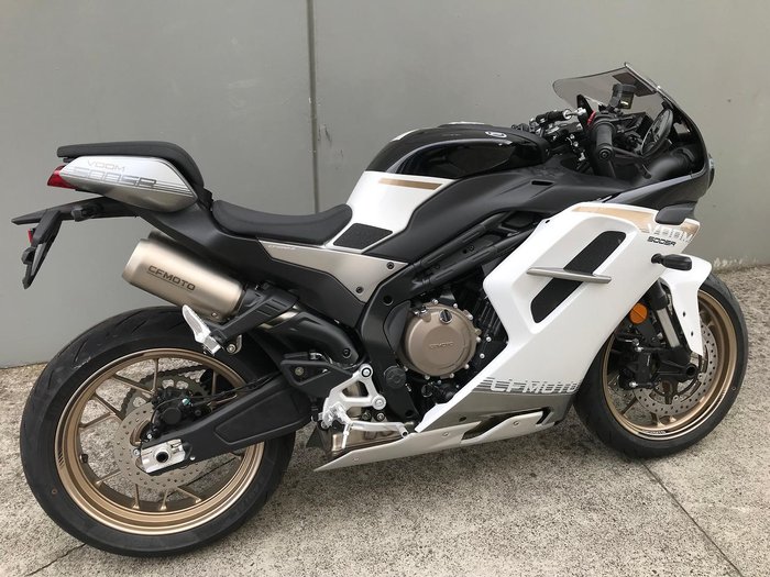 2025 CFMOTO 500 SR Voom