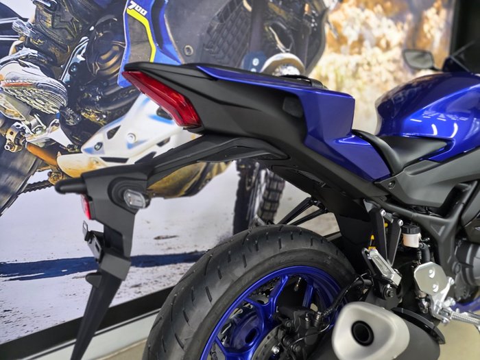 2025 Yamaha YZF-R3 BLUE