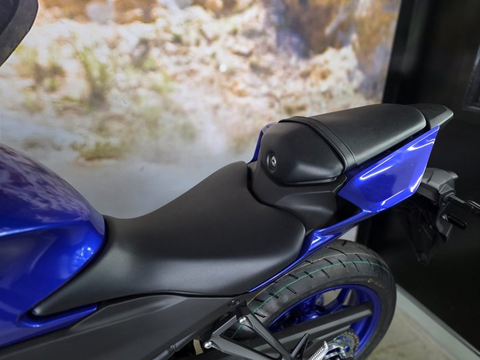 2025 Yamaha YZF-R3 BLUE