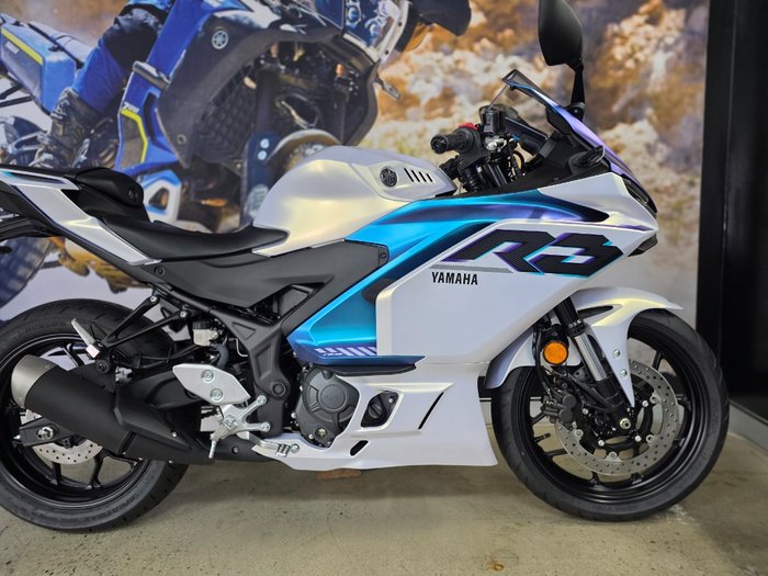 2025 Yamaha YZF-R3 WHITE