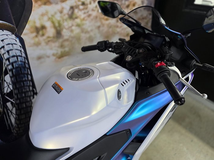 2025 Yamaha YZF-R3 WHITE