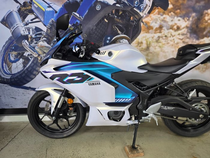 2025 Yamaha YZF-R3 WHITE