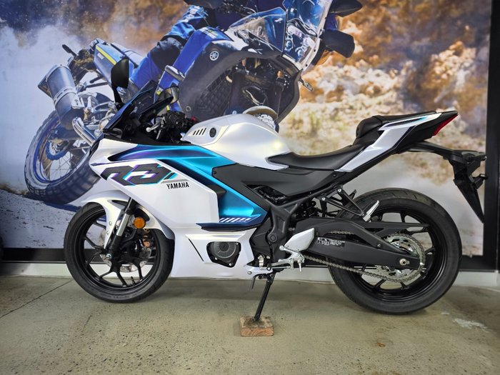 2025 Yamaha YZF-R3 WHITE