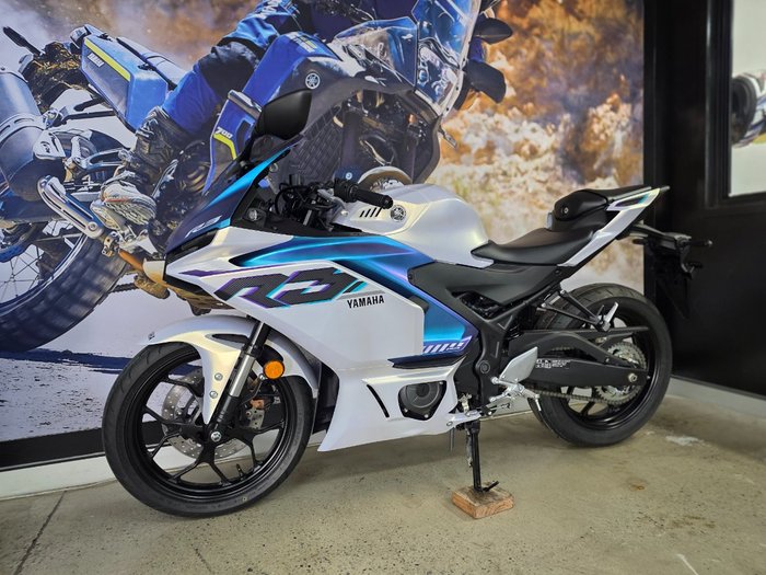 2025 Yamaha YZF-R3 WHITE