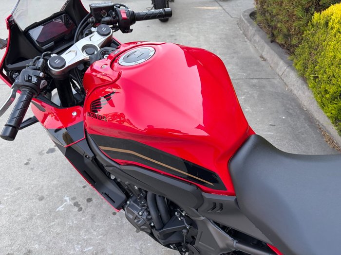 2023 Honda CBR650R Red