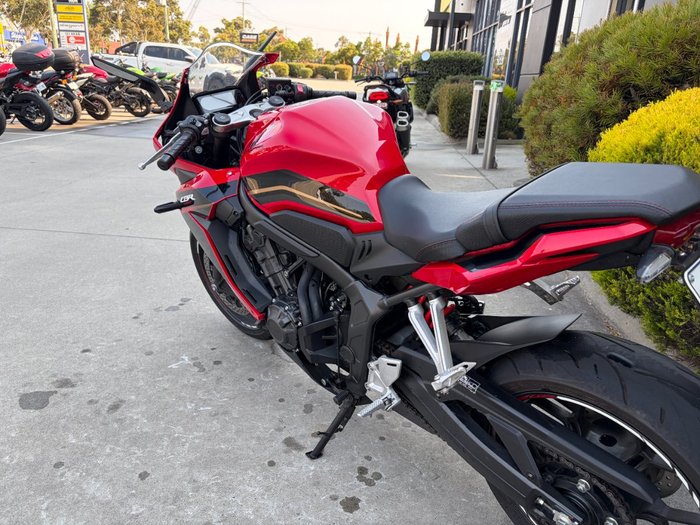 2023 Honda CBR650R Red