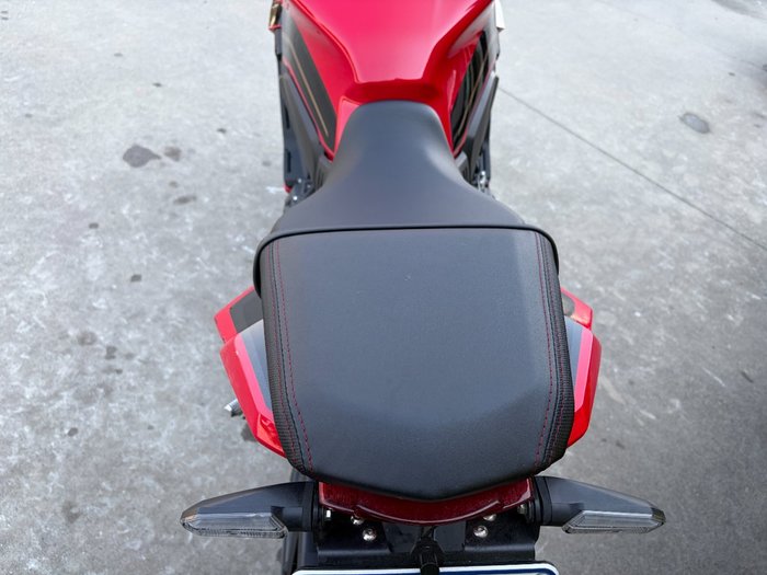 2023 Honda CBR650R Red