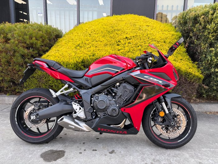 2023 Honda CBR650R Red
