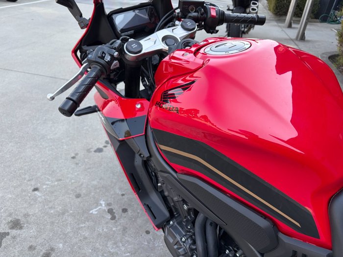 2023 Honda CBR650R Red