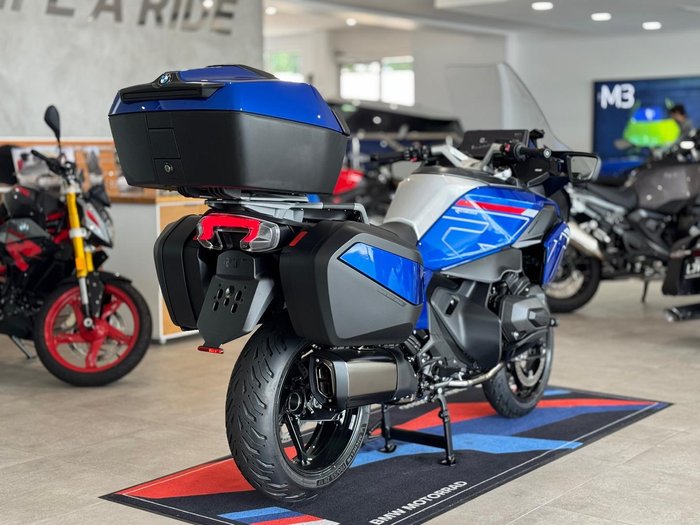 2025 BMW Motorrad R 1300 RT Impulse R 1300 Blue