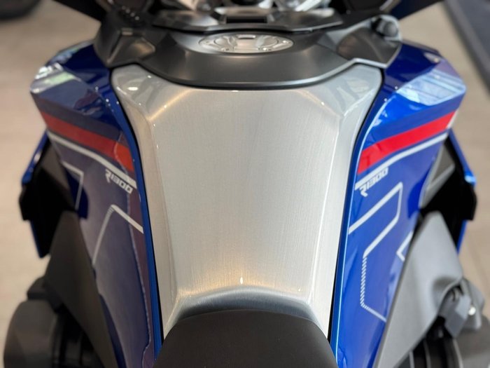 2025 BMW Motorrad R 1300 RT Impulse R 1300 Blue