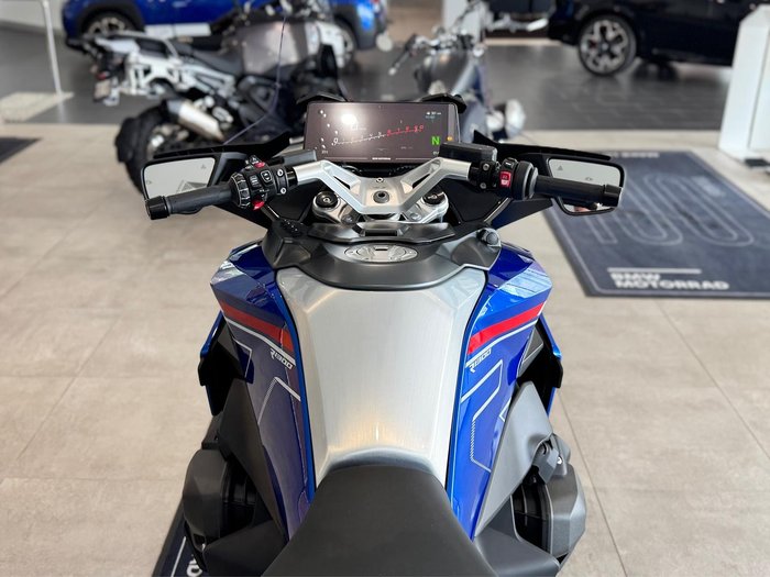 2025 BMW Motorrad R 1300 RT Impulse R 1300 Blue