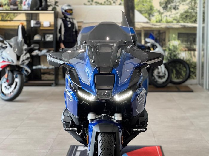 2025 BMW Motorrad R 1300 RT Impulse R 1300 Blue
