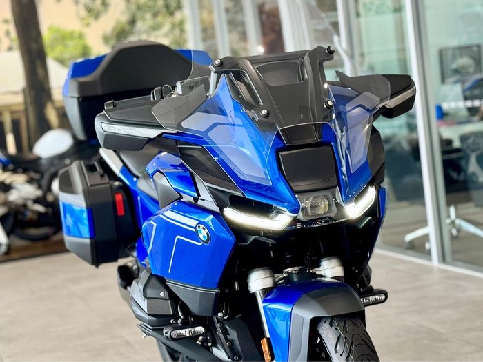 2025 BMW Motorrad R 1300 RT Impulse R 1300 Blue