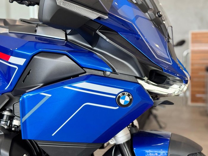 2025 BMW Motorrad R 1300 RT Impulse R 1300 Blue