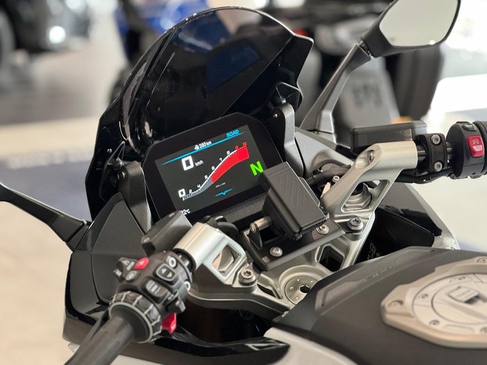 2025 BMW Motorrad R 1300 RS Performance R 1300 White