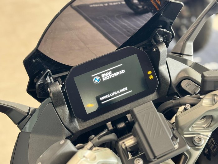 2025 BMW Motorrad R 1300 RS Performance R 1300 White