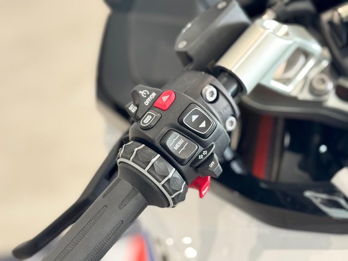 2025 BMW Motorrad R 1300 RS Performance R 1300 White