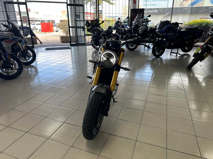 2025 Triumph Speed 400 Speed Four Black