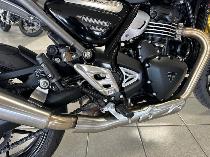 2025 Triumph Speed 400 Speed Four Black