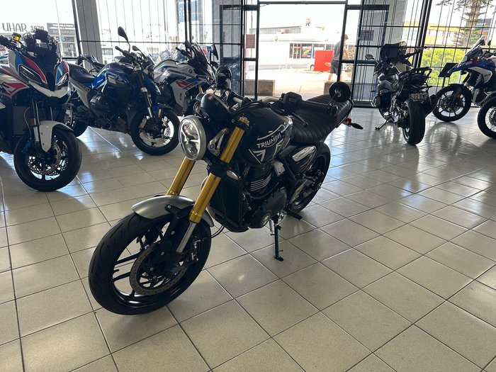 2025 Triumph Speed 400 Speed Four Black