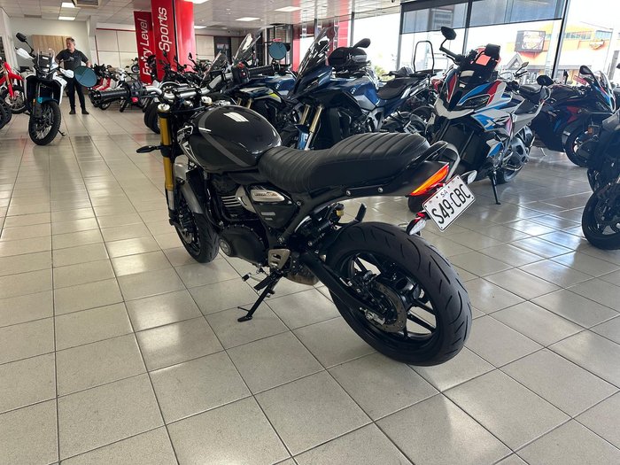 2025 Triumph Speed 400 Speed Four Black