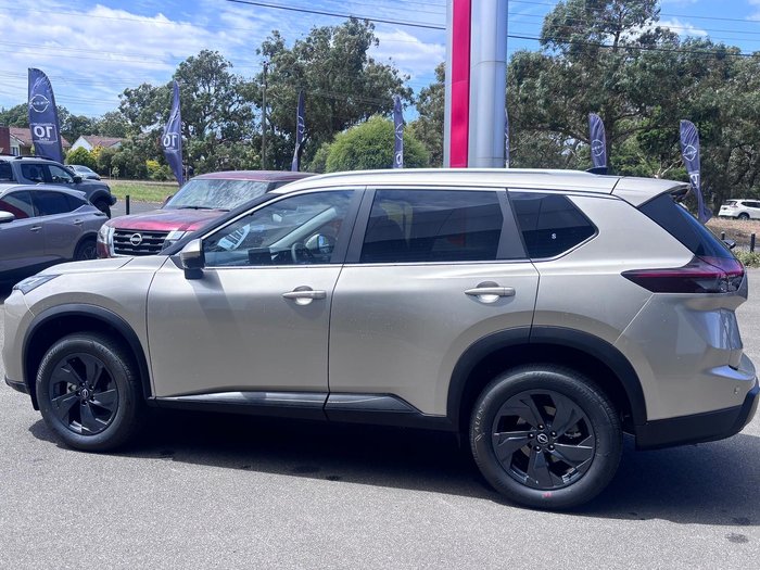 2026 Nissan X-TRAIL ST-L T33 Champagne Silver