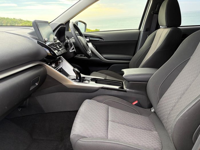 2024 Mitsubishi Eclipse Cross PHEV ES