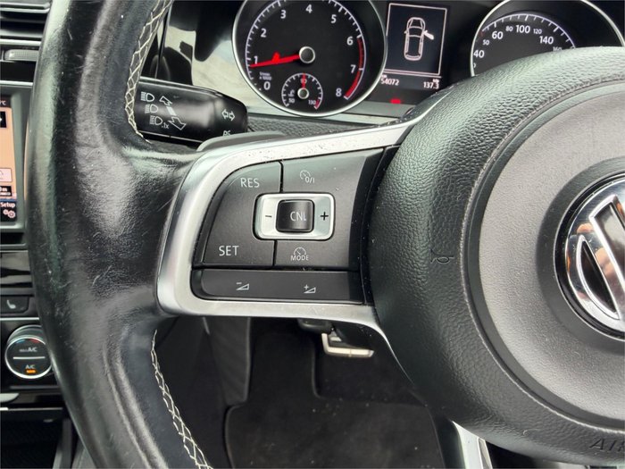 2016 VOLKSWAGEN GOLF 110 TSI HIGHLINE