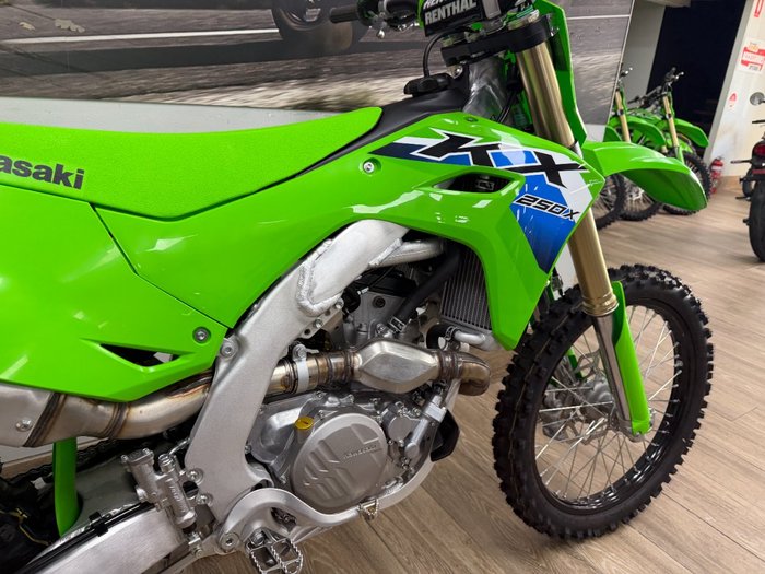 2025 Kawasaki KX250X GREEN