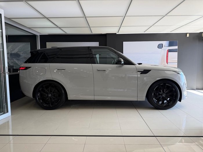 2025 Land Rover Range Rover Sport D350 Dynamic HSE