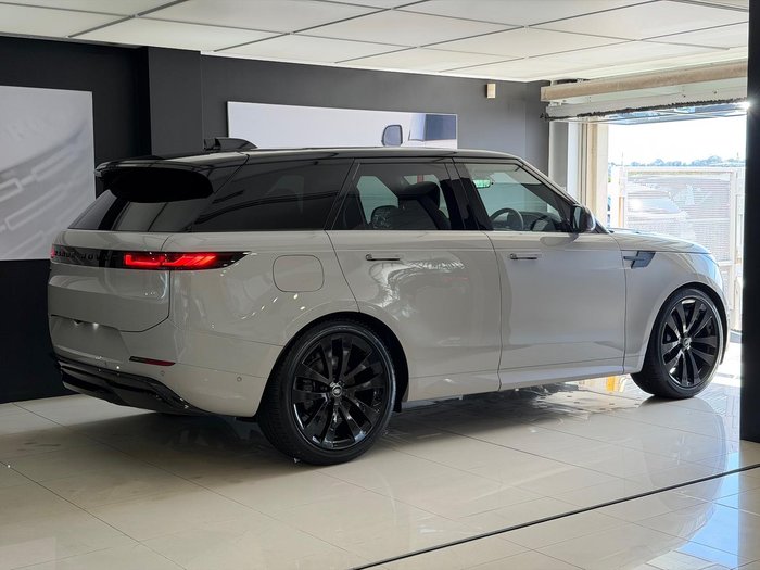 2025 Land Rover Range Rover Sport D350 Dynamic HSE