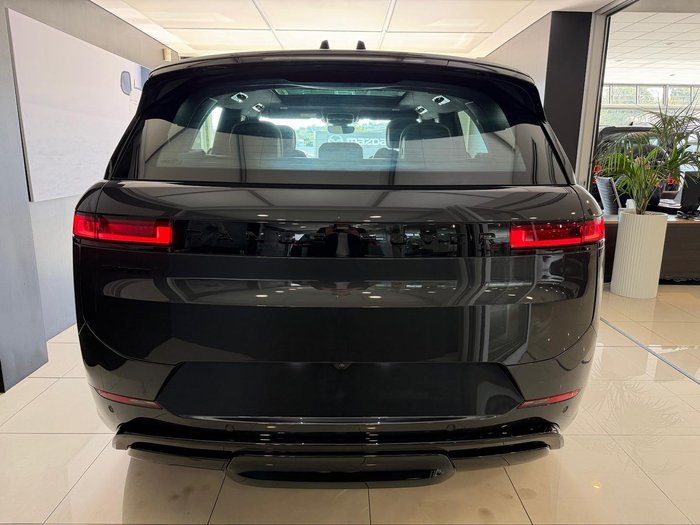 2025 Land Rover Range Rover Sport D250 Dynamic SE
