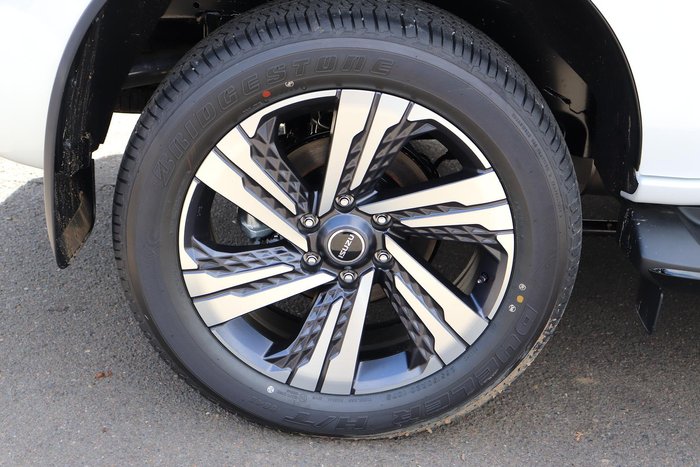 2025 Isuzu MU-X LS-T