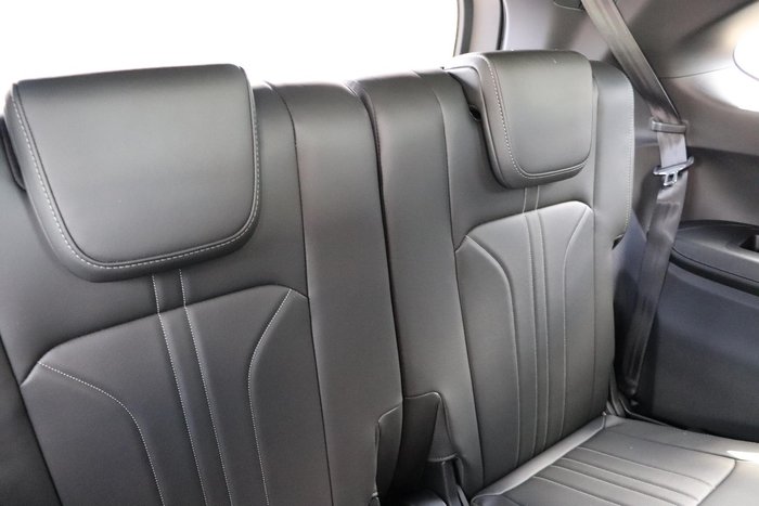 2025 Isuzu MU-X LS-T