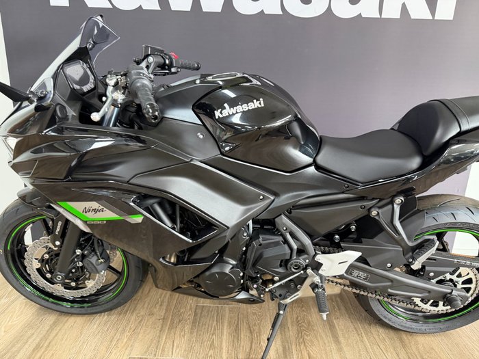 2025 Kawasaki 2025 Kawasaki 650CC Ninja 650 GREEN