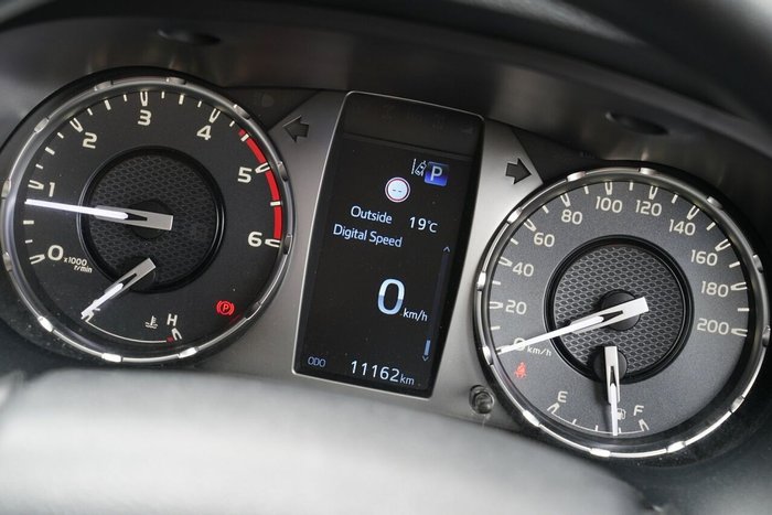 2025 Toyota Hilux SR 48V