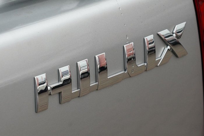 2025 Toyota Hilux SR 48V